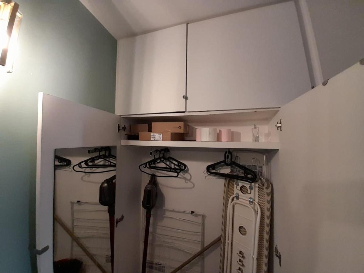 Apartamento Studio équipé métro Abbesses à Montmartre París Exterior foto